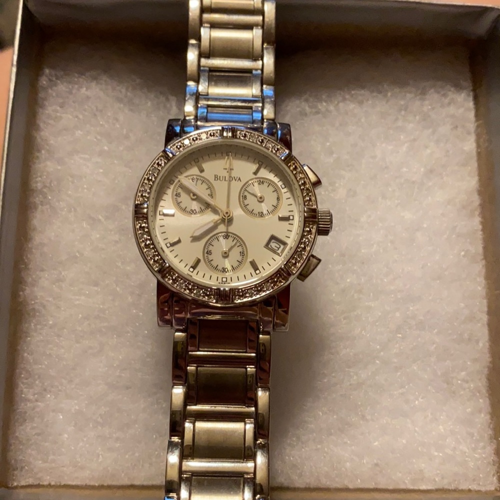 💯 Authentic • BULOVA Diamond Bezel Watch - Picture 4 of 13
